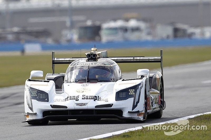Daytona 24 Hours: Cadillacs remain top in FP2, Ford leads GTLM
