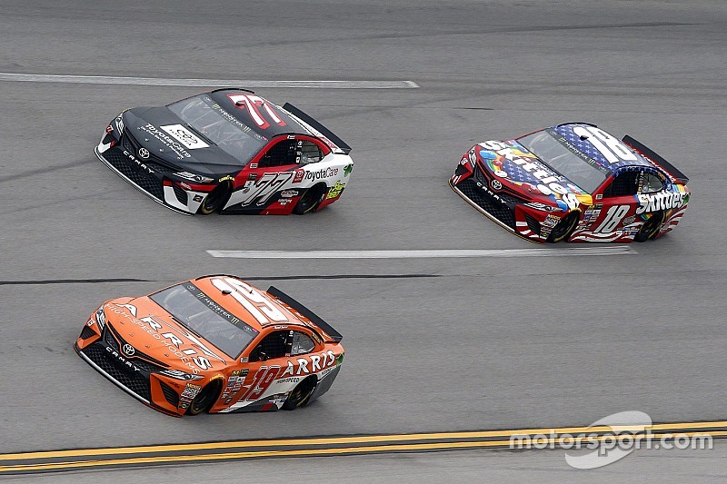 Bowyer fue el más veloz en la práctica recortada en Talladega