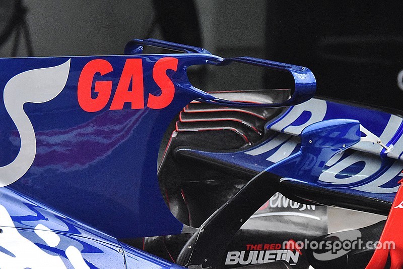 Toro Rosso: la T-wing biplano con un soffiaggio per profilo