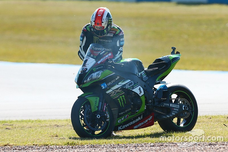 Donington, WarmUp: Rea cade ancora. E sono tre!