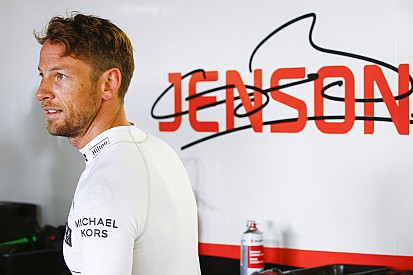 Button: McLaren "en iyi şasiye sahibiz" demenin bedelini ödüyor