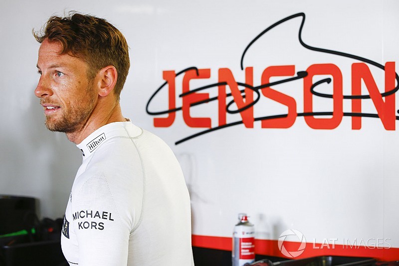 Button: McLaren "en iyi şasiye sahibiz" demenin bedelini ödüyor