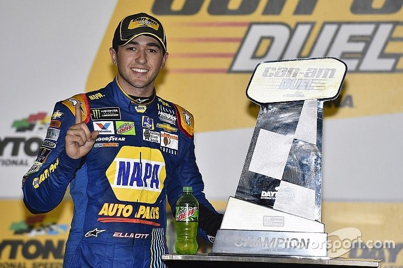 Chase Elliott, Hendrick Motorsports Chevrolet celebrates his win in Victory Lane