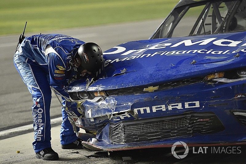 NASCAR alters its damaged vehicle policy and qualifying procedures
