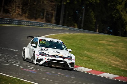 Leuchter e Gülden regalano il bis alla Mathilda Racing al Nordschleife
