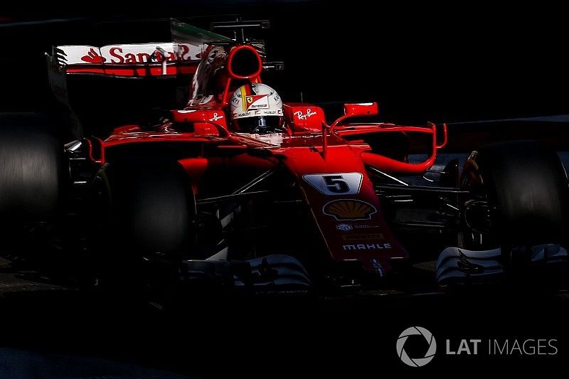 Vettel : J'ai "déçu l'équipe" à Bakou