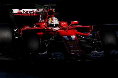 Vettel : J'ai "déçu l'équipe" à Bakou
