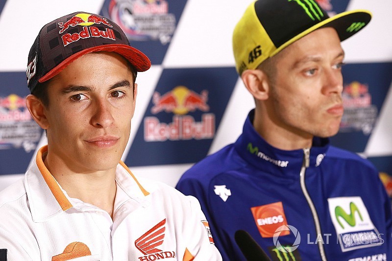 Rossi a Marquez: "Ne ho buttati fuori 4 in 20 anni, tu 5 in un GP!"