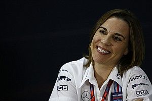 Claire Williams apoia banimento das grid girls na F1