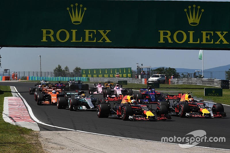 【F1】フェルスタッペン、1周目のリカルドとの”同士討ち”を謝罪へ