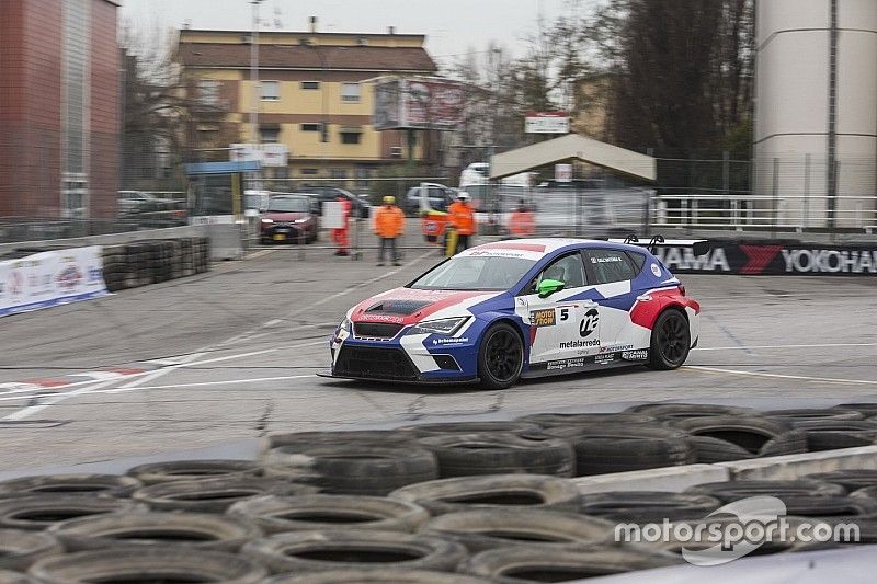 Motor Show, Trofeo Italia Turismo: Dall'Antonia beffa Arduini per 0"03