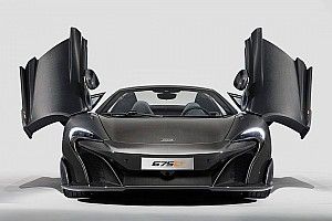 Une McLaren 675LT totalement en carbone