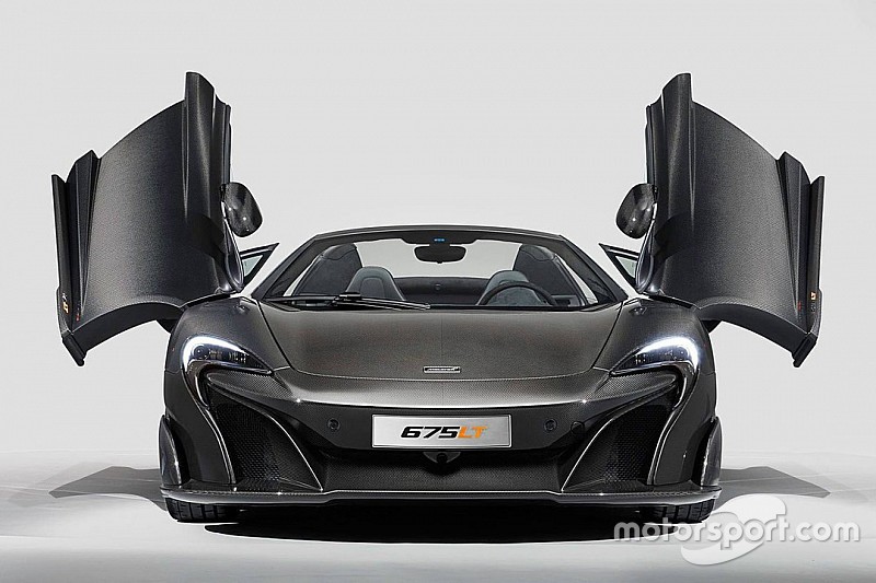 Une McLaren 675LT totalement en carbone
