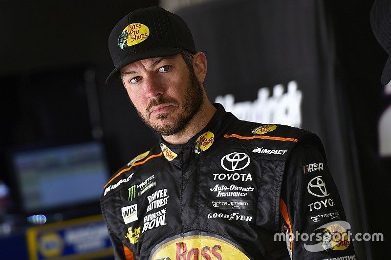 Truex falls short of victory with late-race gamble