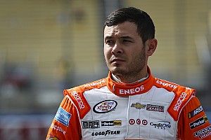 La pioggia consegna a Kyle Larson la pole position di Bristol