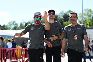 Alonso jelaskan alasannya bermain tenis