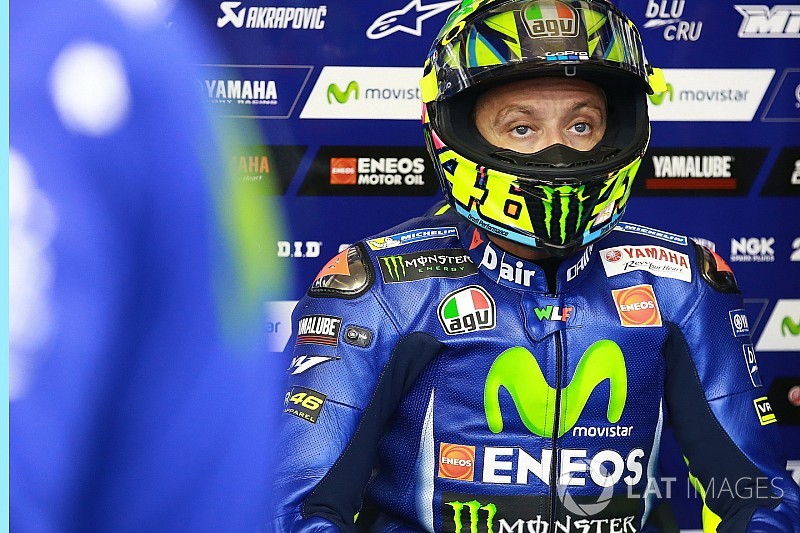 Latihan enduro, Valentino Rossi cedera patah kaki