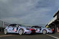 Debut Hyundai i30 N TCR bersama Tarquini dan Menu