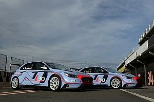 Tarquini and Menu to give Hyundai TCR debut