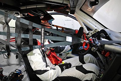24H Series: Kubica ismerkedik a forgalommal Dubajban