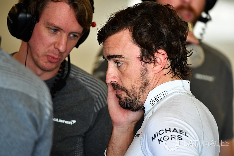 Piquet attacca Alonso: "Crea confusione nelle squadre in cui corre"