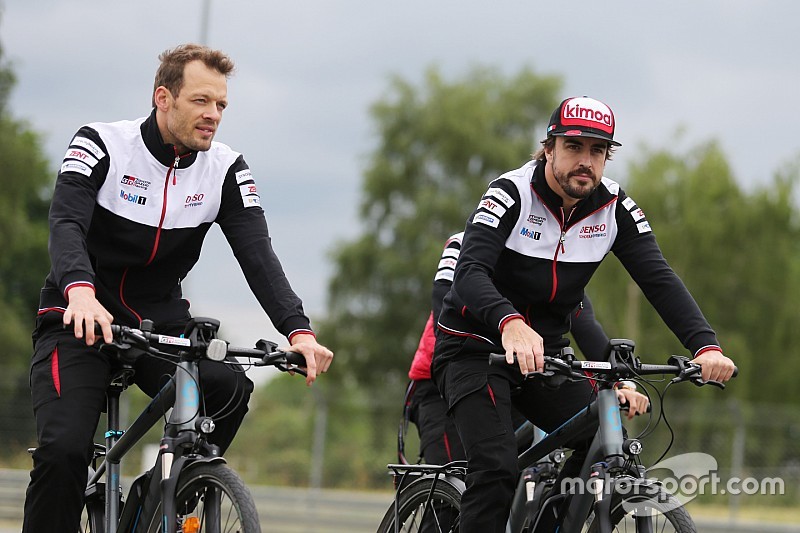 Au Mans, Alonso impressionne par sa "maîtrise du sujet"