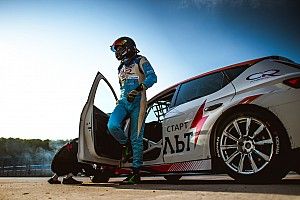 Гонщик Carville Racing победил в Смоленске вопреки обстоятельствам