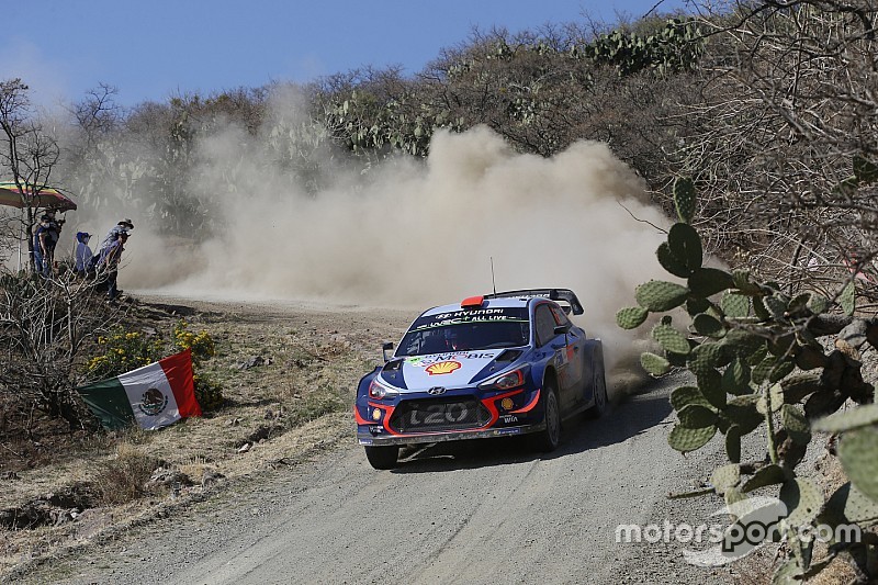 Loeb pisa los talones a Sordo en México