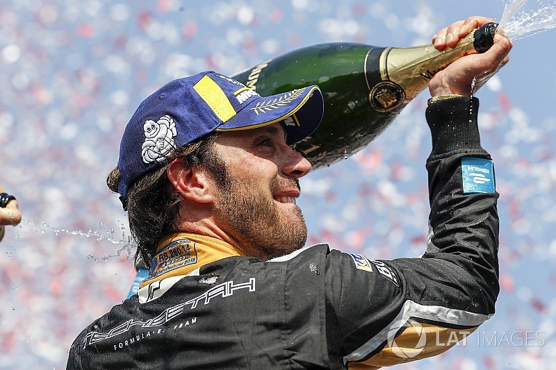 Dubbelslag voor Vergne na spectaculaire strijd in Santiago