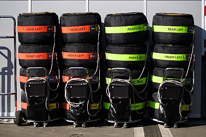 Los equipos de F1 desechan el neumático medio para el GP de Brasil