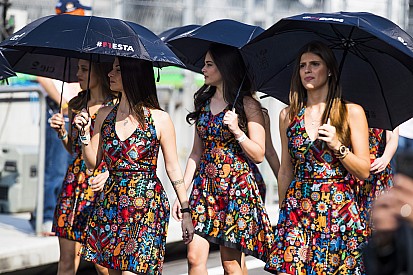 Ecclestone hits out at "prudish" F1 grid girl ban