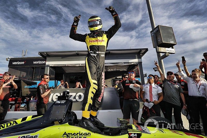 IndyCar Phoenix: Bourdais troeft Penske-trio af voor pole