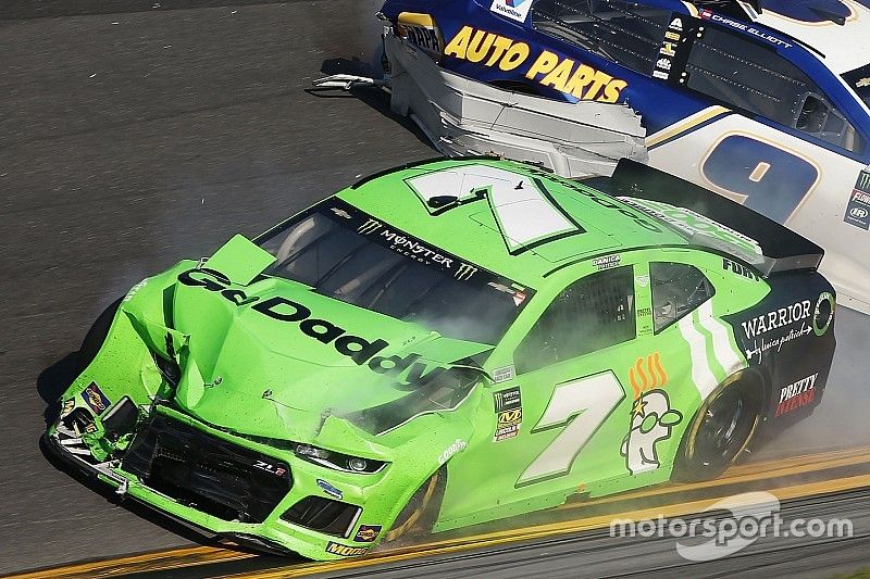 Danica Patrick "triste" de finir sa carrière en NASCAR sur un crash