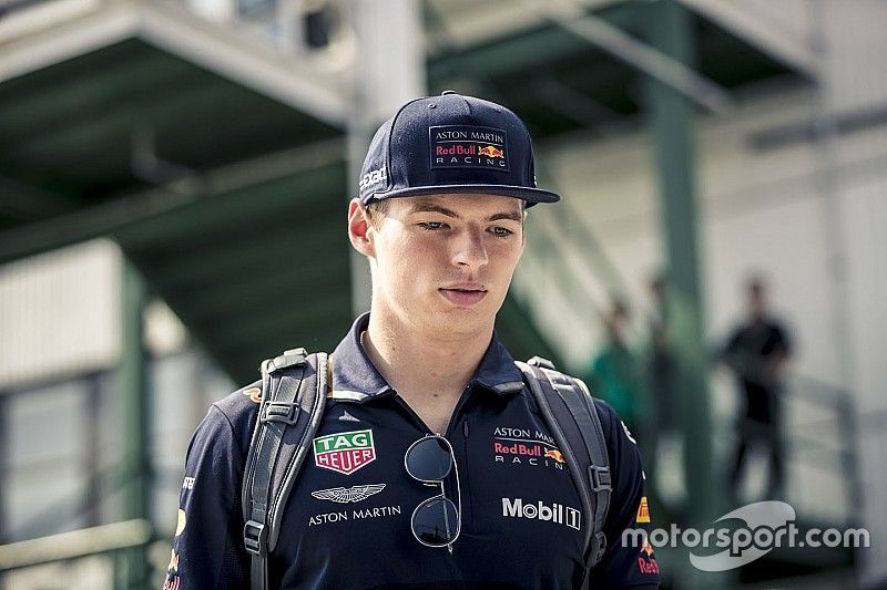 В FIA сочли инцидент между Оконом и Ферстаппеном исчерпанным