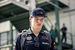 Verstappen, Grosjean'ı engellediği gerekçesiyle inceleme altında!