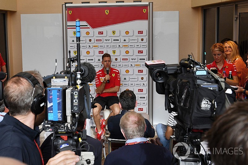 Vettel: "La Mercedes? E' ancora più veloce di 3 o 4 decimi della Rossa"