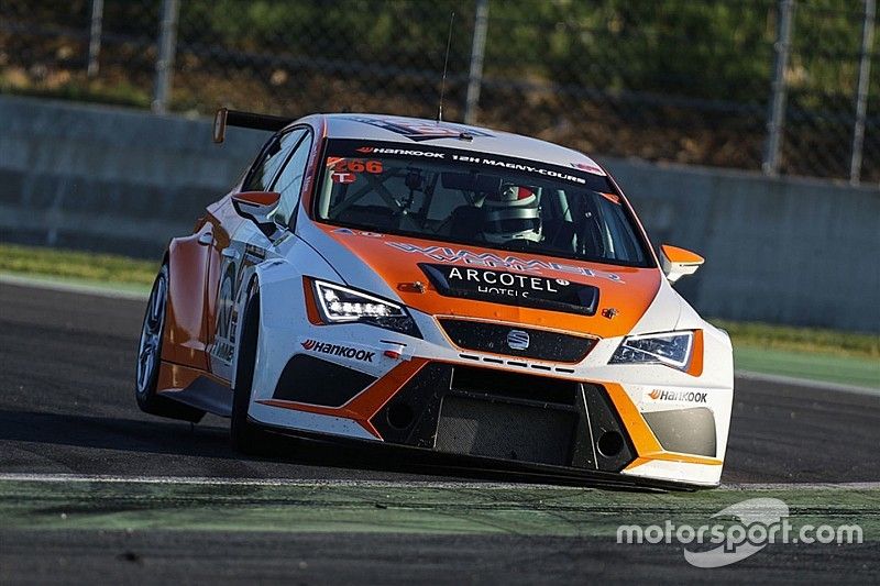 Due SEAT DSG della Wimmer Werk Motorsport pronte per Gross e Benninger