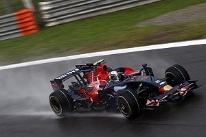 Ma 10 éve, hogy Vettel megszerezte az első rajtelsőségét az F1-ben