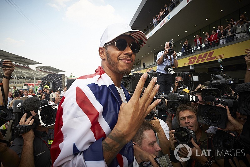 Hamilton recuerda a su ídolo Senna y critica el Halo en Brasil