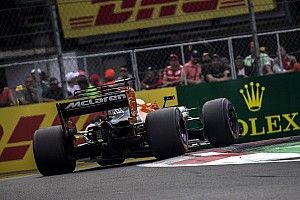 Alonso és Hamilton nagy csatája: ebből lehetett volna sokkal több (videó)