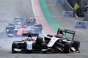 Photos - Carambolage des leaders au départ en GP3