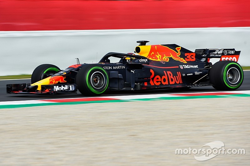 Fotogallery: le foto più belle della Red Bull RB14 nei test a Barcellona