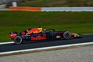 Ricciardo ends opening day of Barcelona testing on top
