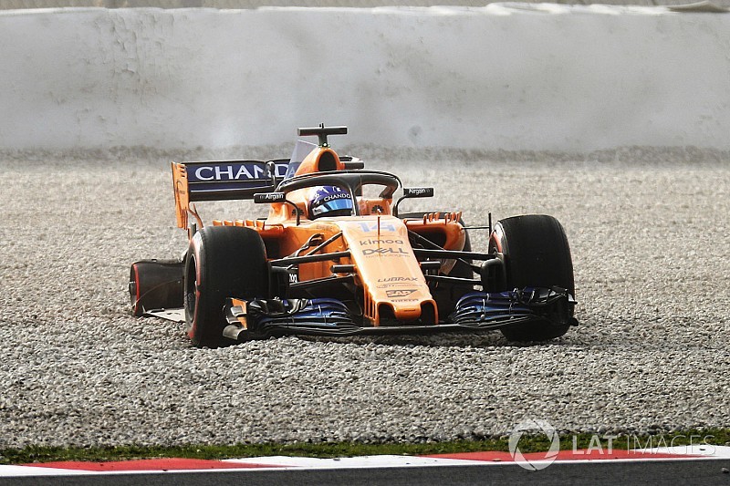Tes Barcelona: Alonso alami kecelakaan, picu bendera merah