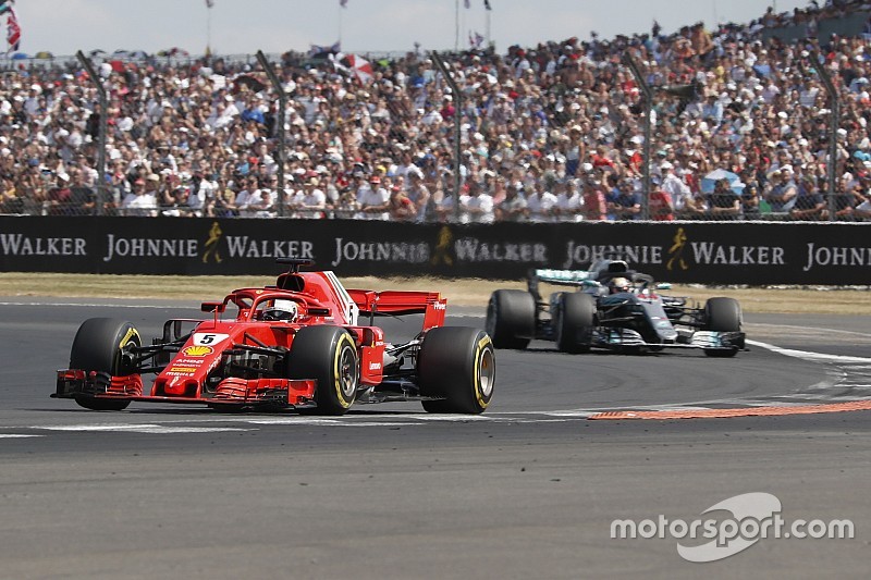 Accrochages délibérés ? Vettel juge "stupides" les accusations de Mercedes