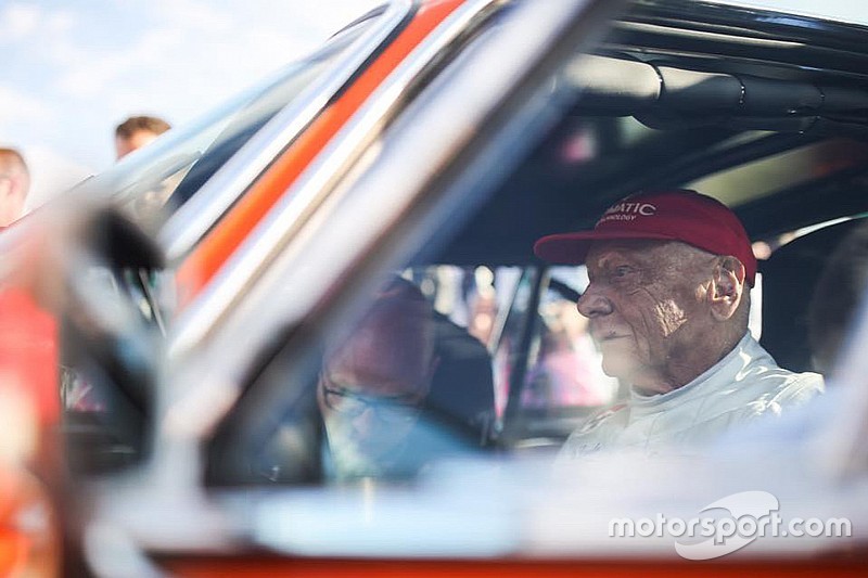 Lauda, şubat ayına kadar kendi başına yürümeyi hedefliyor