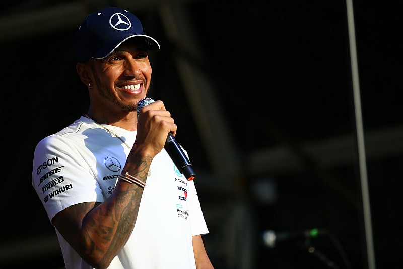 Hamilton resmi perpanjang kontrak dengan Mercedes