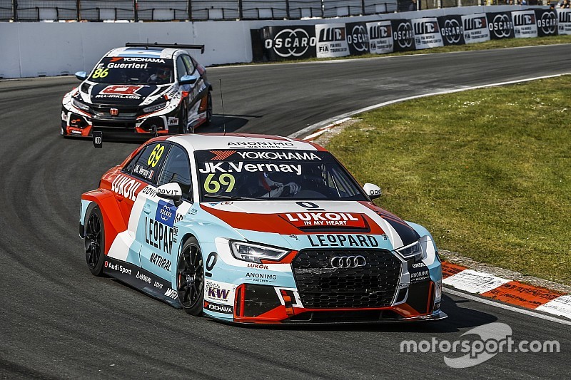 WTCR Zandvoort: Vernay wint derde race, Coronel valt uit