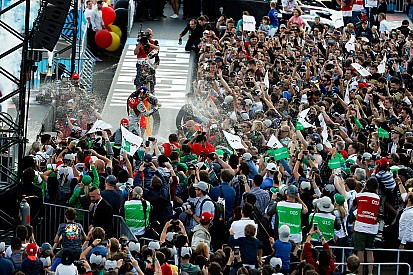 Ecclestone: a Formula E egy kellemes parti, olcsó belépővel