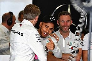 Hamilton: "Nervosa", Mercedes precisava de 1-2 no grid